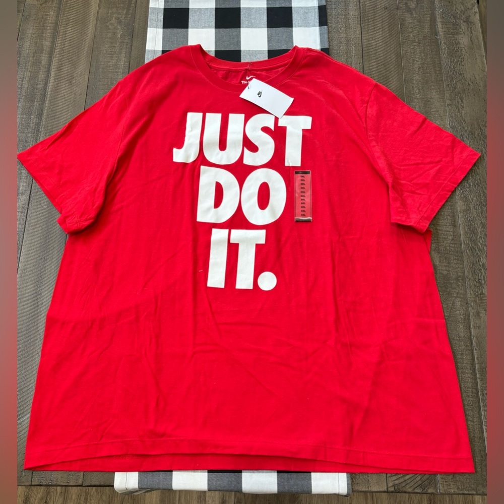 Brand: Nike
Type: Tee
Size: 3XL 
Condition: Brand New!!!